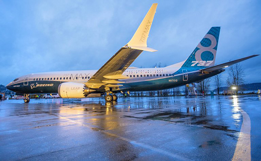 BOEING 737
